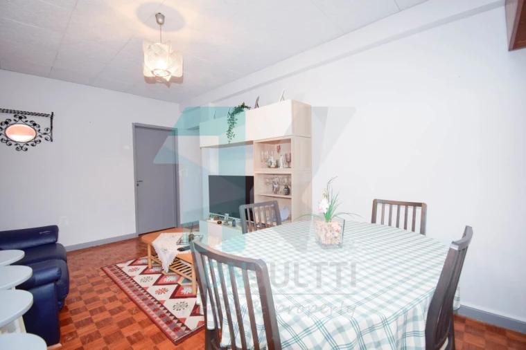 Apartamento T4 para Venda em Alfragide Foto 8