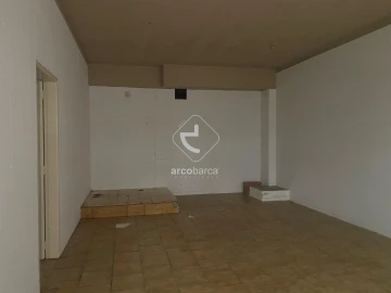 Loja para Arrendamento em São Jorge e Ermelo