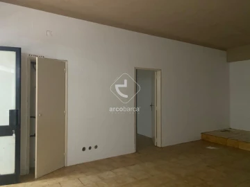 Loja para Arrendamento em São Jorge e Ermelo