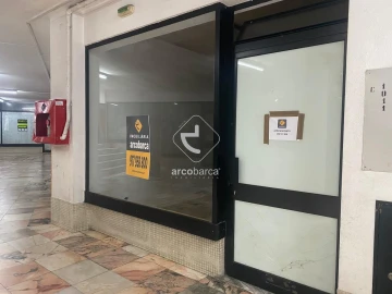 Loja para Arrendamento em São Jorge e Ermelo
