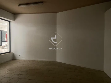 Loja para Arrendamento em São Jorge e Ermelo
