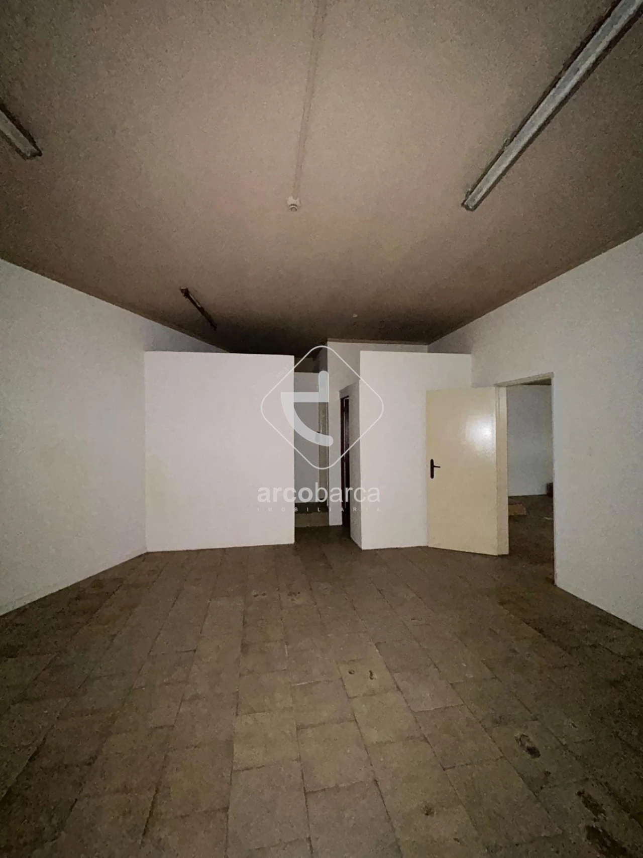 Loja para Arrendamento em São Jorge e Ermelo Foto 6