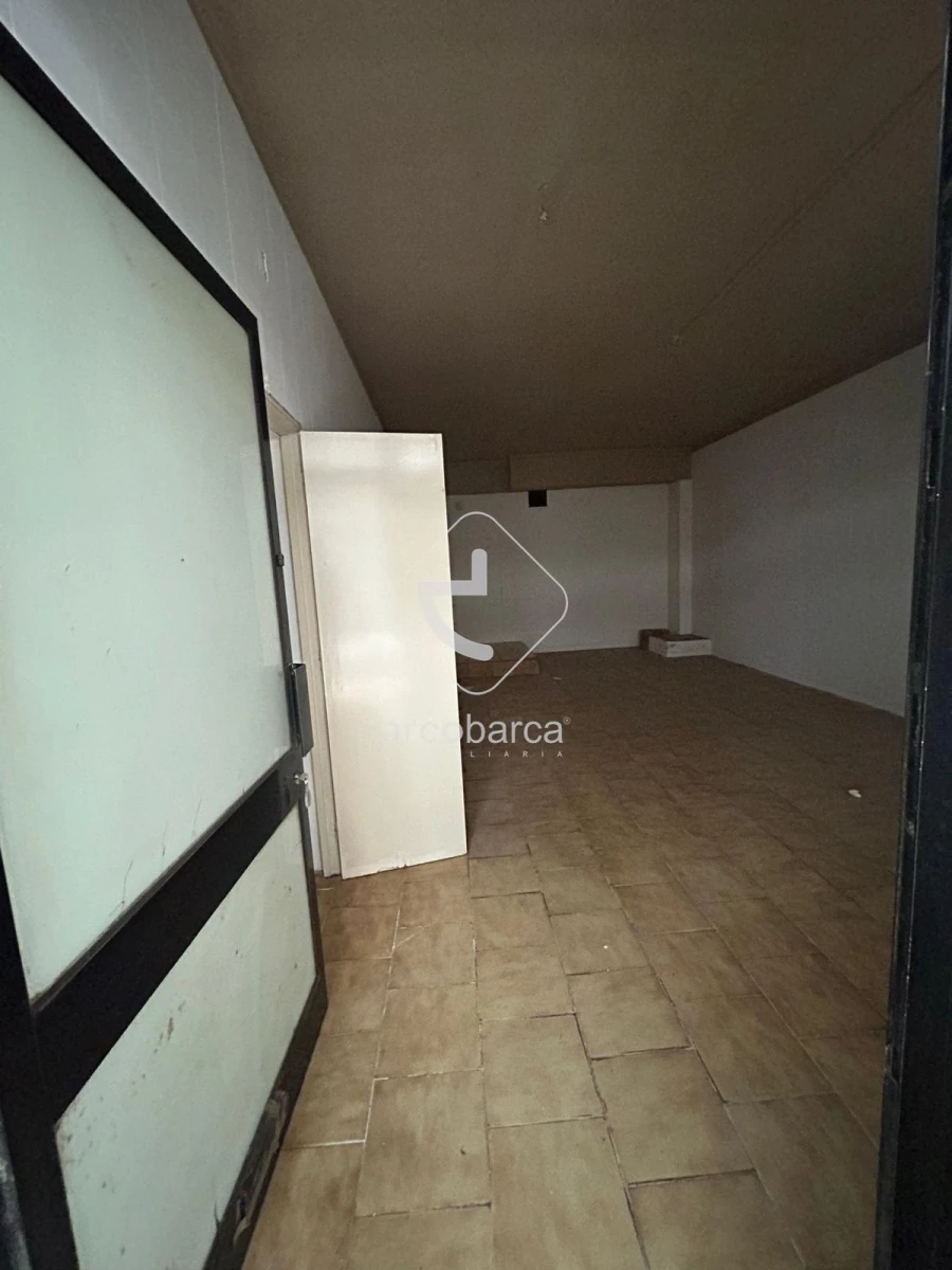 Loja para Arrendamento em São Jorge e Ermelo