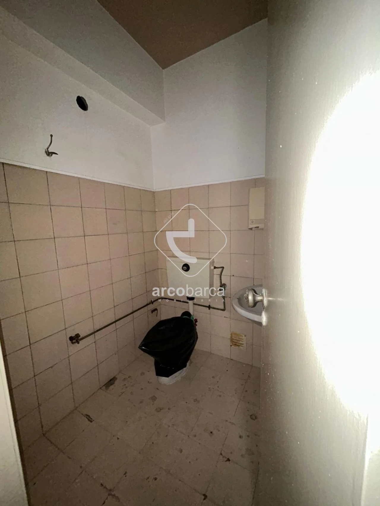 Loja para Arrendamento em São Jorge e Ermelo Foto 9