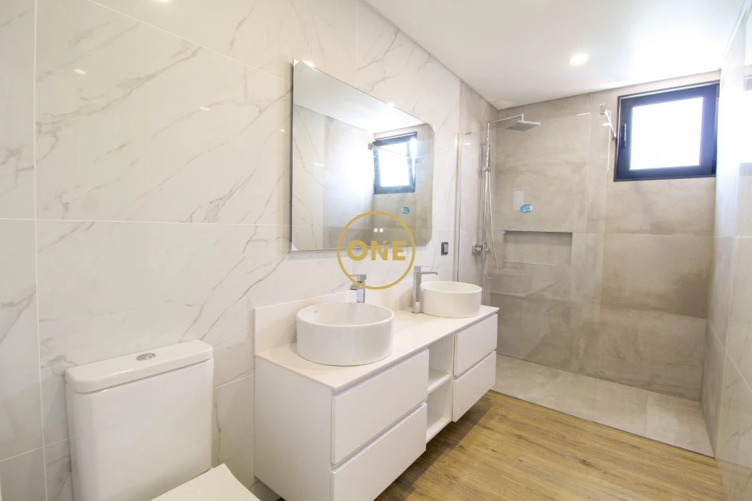 Moradia T3 para Venda em Arco da Calheta Foto 25