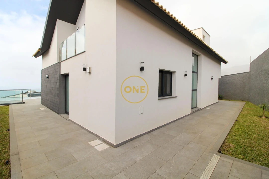 Moradia T3 para Venda em Arco da Calheta Foto 37