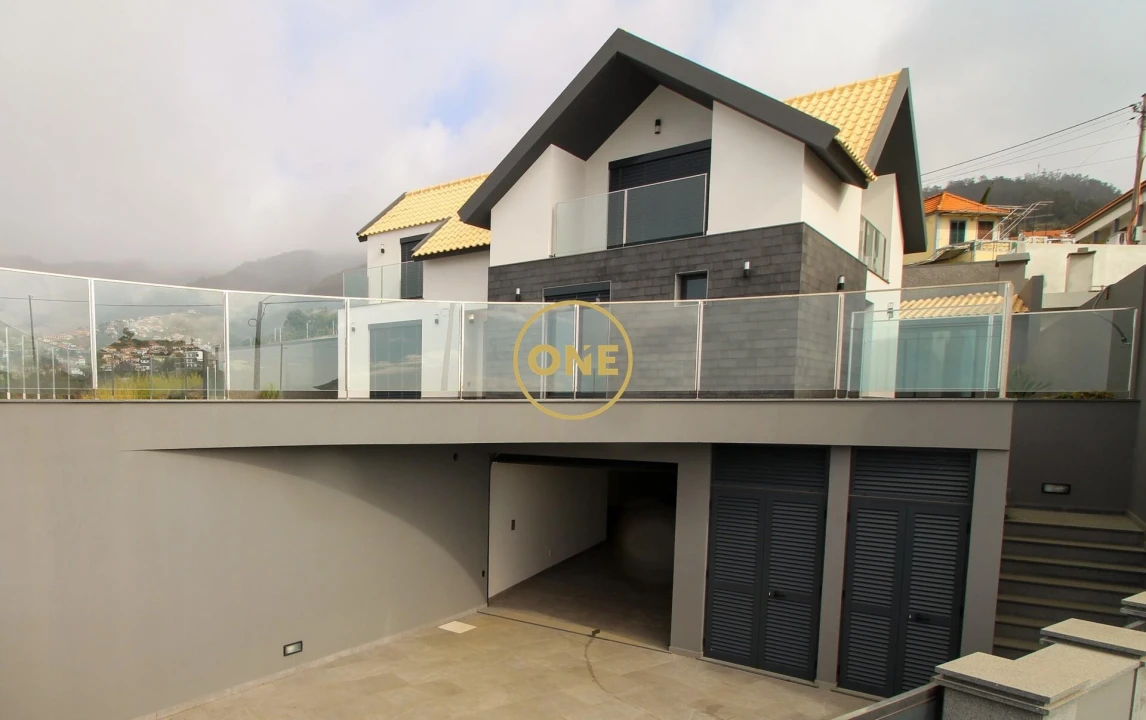 Moradia T3 para Venda em Arco da Calheta Foto 44