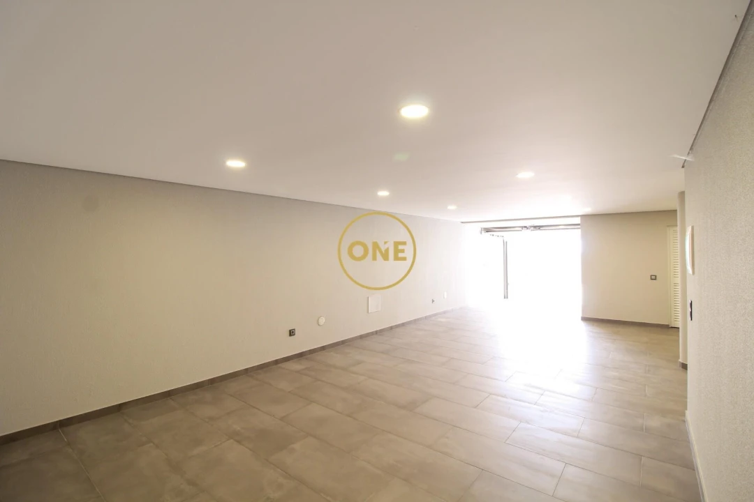 Moradia T3 para Venda em Arco da Calheta Foto 40