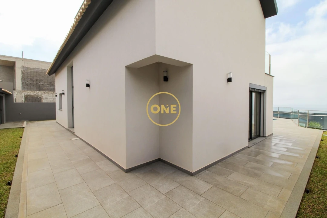 Moradia T3 para Venda em Arco da Calheta Foto 38