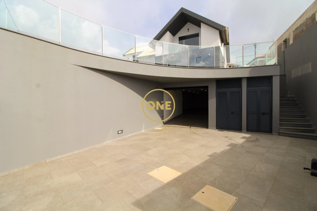 Moradia T3 para Venda em Arco da Calheta Foto 43