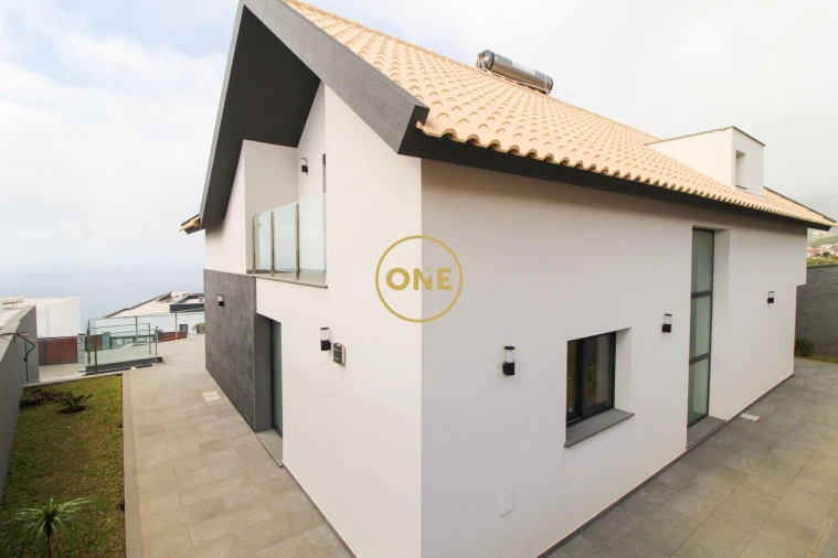 Moradia T3 para Venda em Arco da Calheta Foto 36