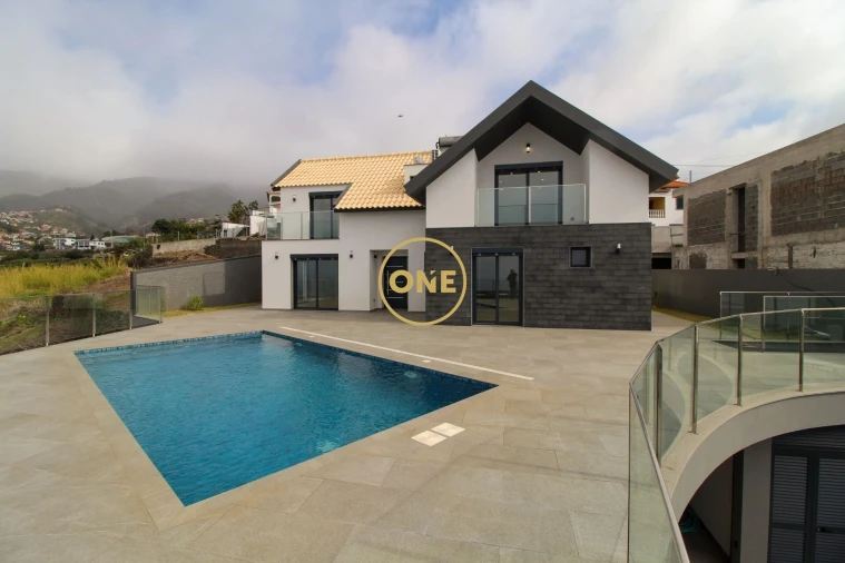 Moradia T3 para Venda em Arco da Calheta Foto 2