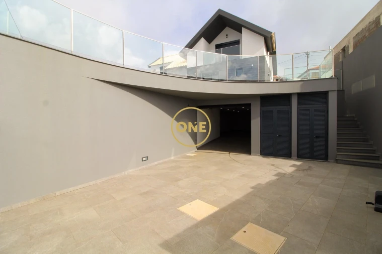 Moradia T3 para Venda em Arco da Calheta Foto 43