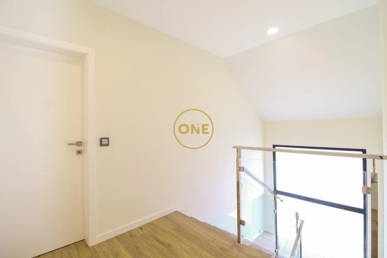 Moradia T3 para Venda em Arco da Calheta Foto 34