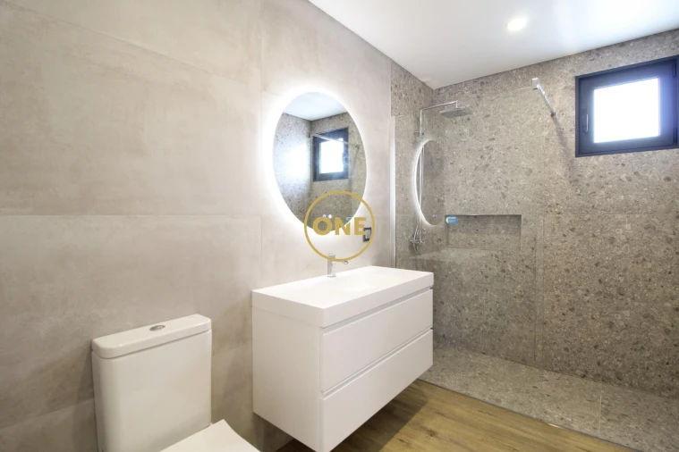 Moradia T3 para Venda em Arco da Calheta Foto 16