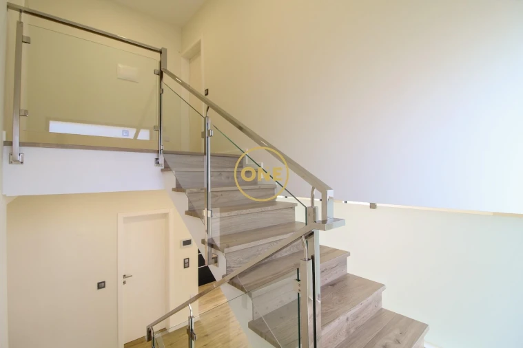 Moradia T3 para Venda em Arco da Calheta Foto 35