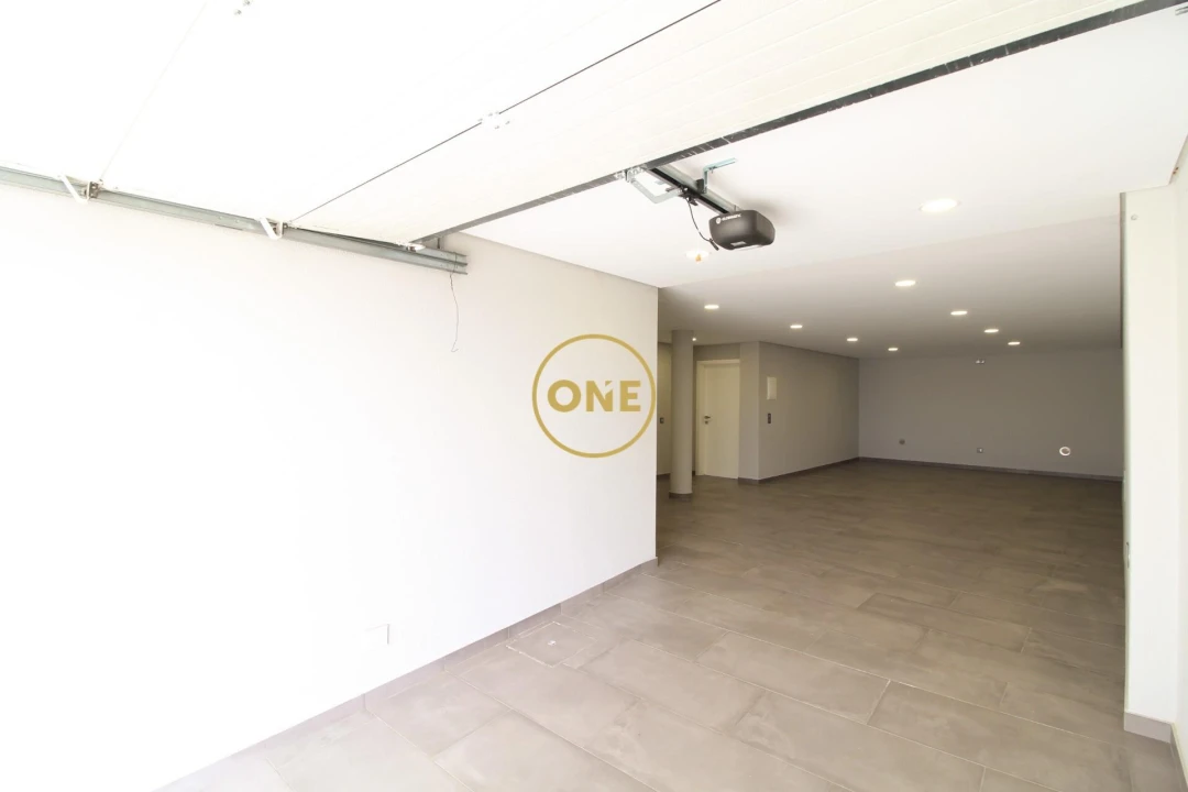 Moradia T3 para Venda em Arco da Calheta Foto 42