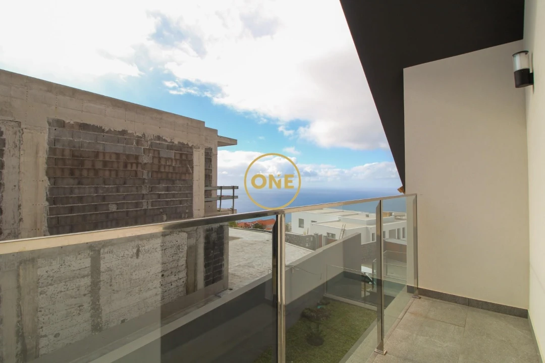 Moradia T3 para Venda em Arco da Calheta Foto 33