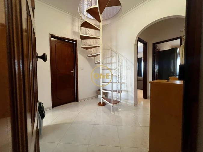 Apartamento T2 para Venda em Algueirão-Mem Martins Foto 2