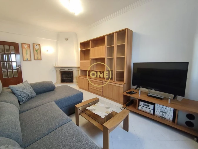 Apartamento T2 para Venda em Algueirão-Mem Martins Foto 3