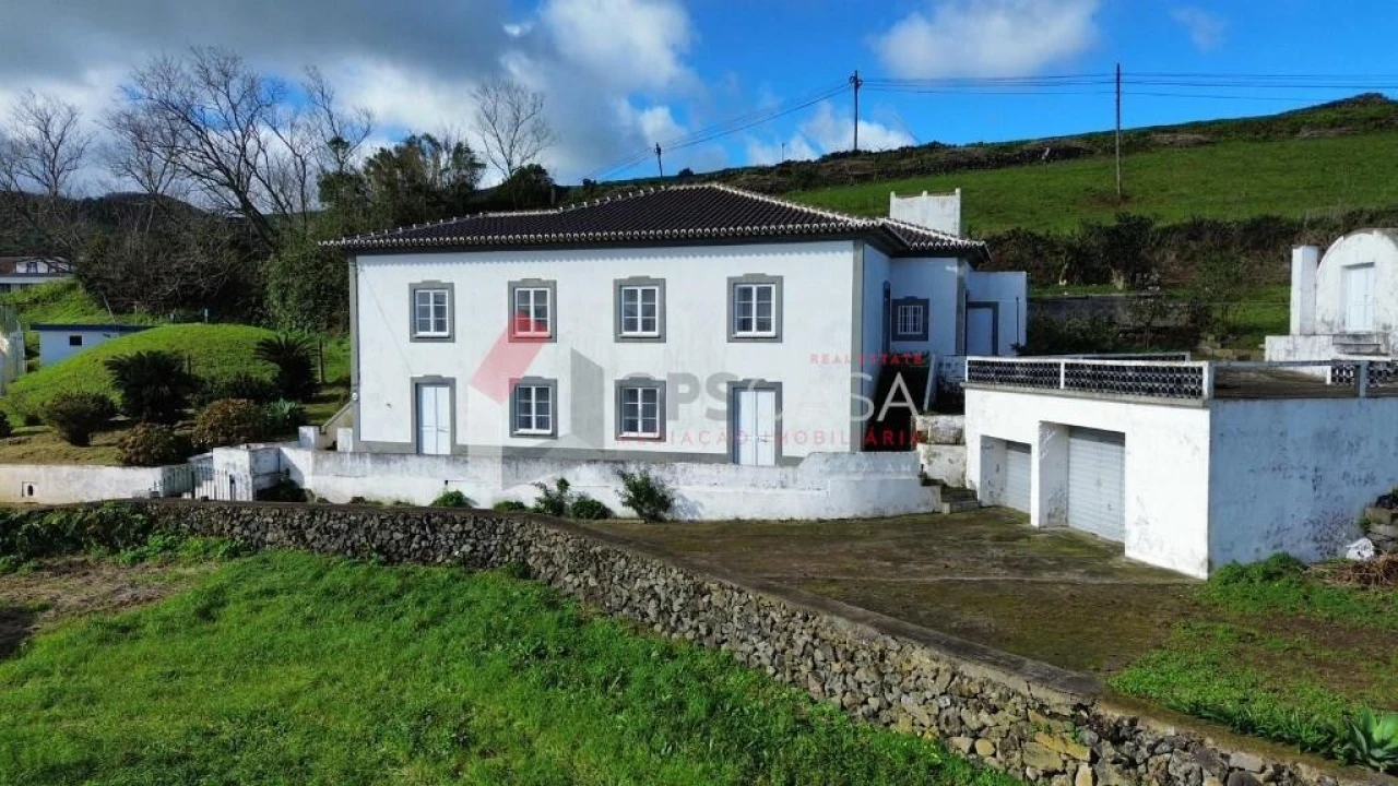 Prédio para Venda em Fonte do Bastardo Foto 38