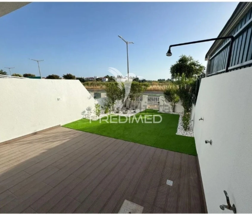 Moradia T3 para Venda em Altura Foto 9