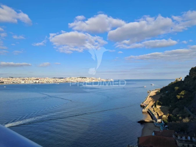 Prédio para Venda em Almada, Cova da Piedade, Pragal e Cacilhas Foto 18