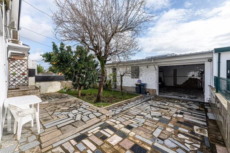 Moradia T4 para Venda em Aguas Santas Foto 2