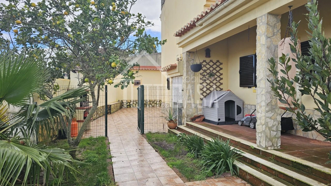 Moradia T3 para Venda em Venda do Pinheiro e Santo Estêvão das Galés Foto 57