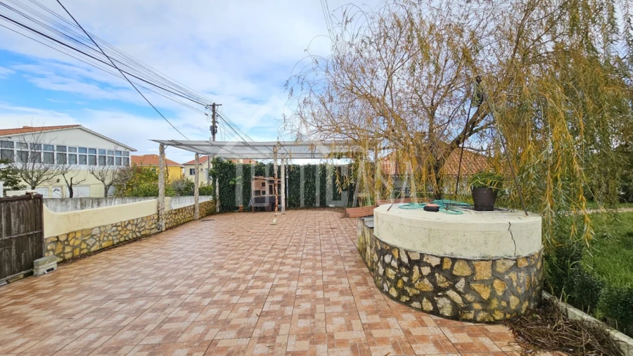 Moradia T3 para Venda em Venda do Pinheiro e Santo Estêvão das Galés Foto 54