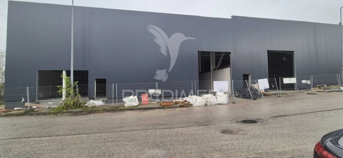 Armazém para Venda em Monsul Foto 13