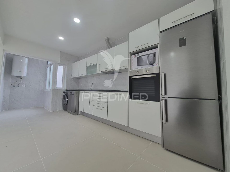 Apartamento T2 para Venda em Laranjeiro e Feijó Foto 2