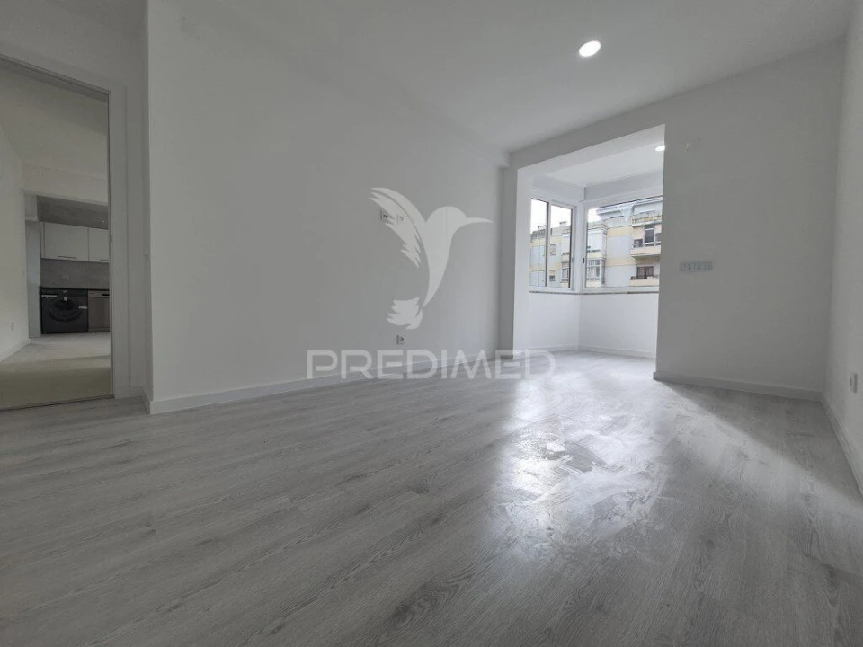 Apartamento T2 para Venda em Laranjeiro e Feijó Foto 6