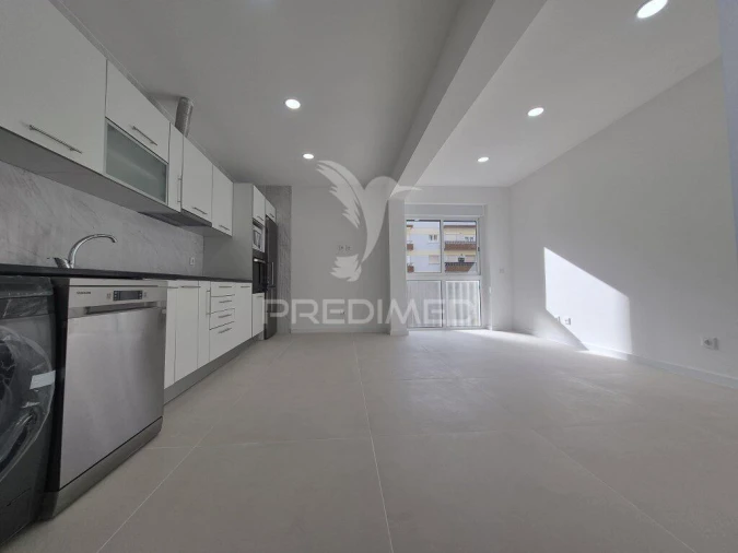 Apartamento T2 para Venda em Laranjeiro e Feijó Foto 3