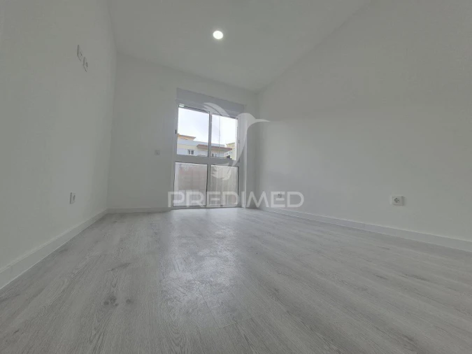 Apartamento T2 para Venda em Laranjeiro e Feijó Foto 11