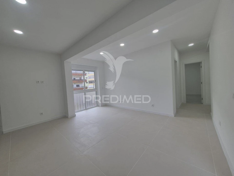 Apartamento T2 para Venda em Laranjeiro e Feijó Foto 4