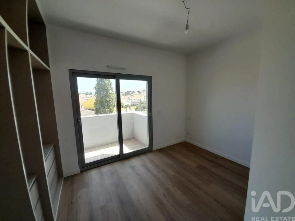 Apartamento T2 para Venda em Quinta do Conde Foto 16