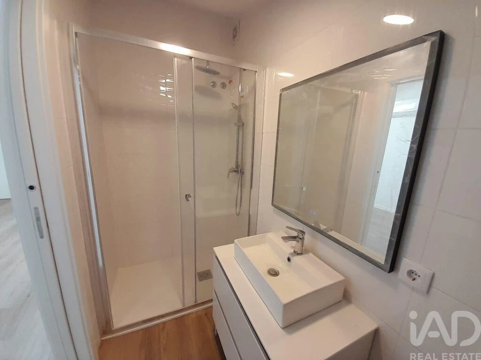 Apartamento T2 para Venda em Quinta do Conde Foto 12