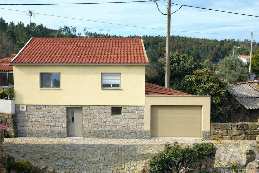 Moradia T3 para Venda em Tabua Foto 1