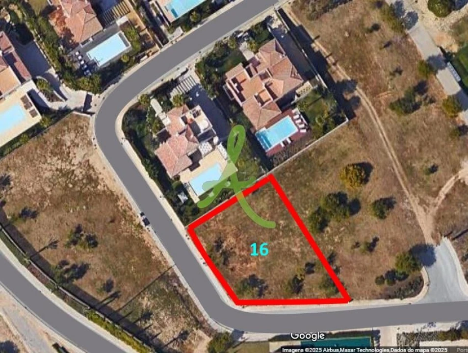 Terreno para Venda em Lagos (São Sebastião e Santa Maria) Foto 2