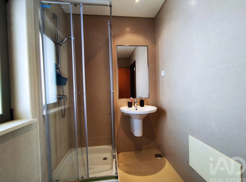 Moradia T3 para Arrendamento em Ferreiras Foto 21