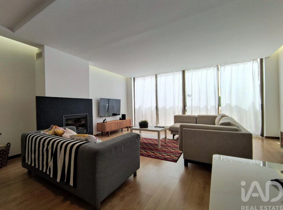 Moradia T3 para Arrendamento em Ferreiras Foto 6