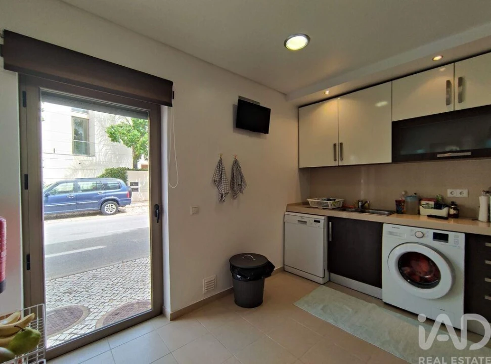 Moradia T3 para Arrendamento em Ferreiras Foto 10