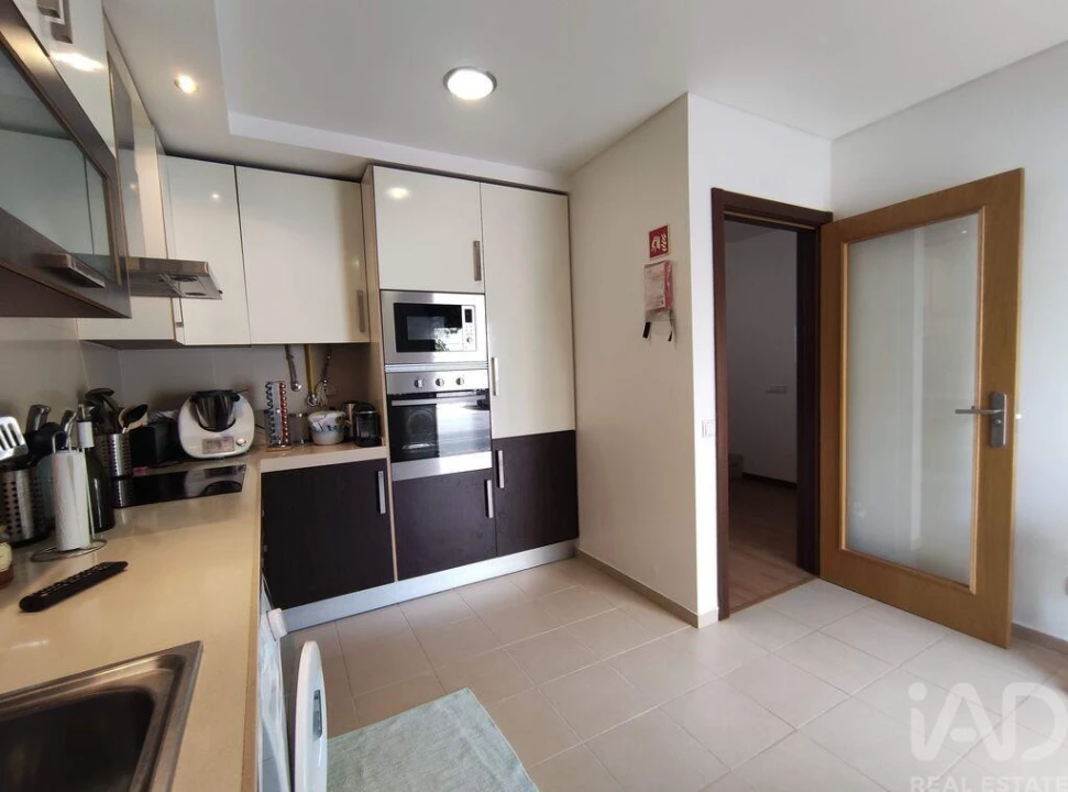 Moradia T3 para Arrendamento em Ferreiras Foto 9