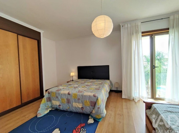 Moradia T3 para Arrendamento em Ferreiras Foto 18