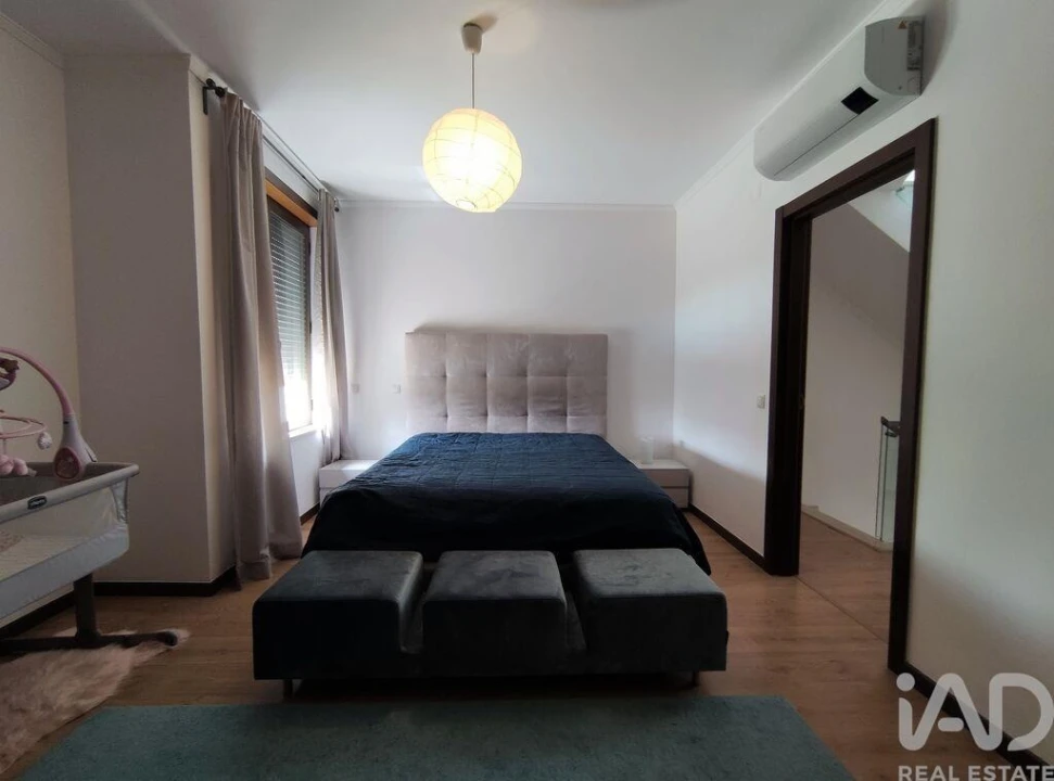 Moradia T3 para Arrendamento em Ferreiras Foto 12