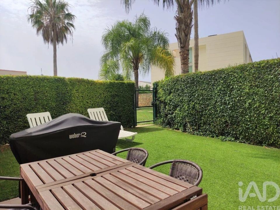 Moradia T3 para Arrendamento em Ferreiras Foto 5