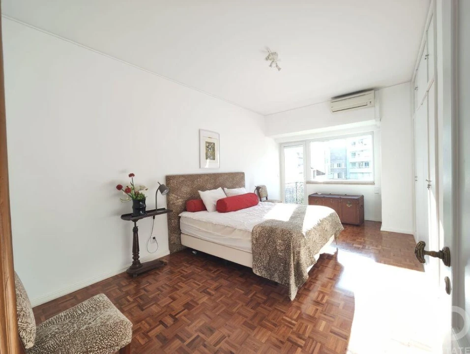 Apartamento T4 para Arrendamento em Avenidas Novas Foto 23