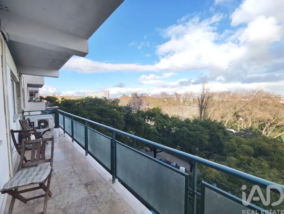 Apartamento T4 para Arrendamento em Avenidas Novas Foto 2