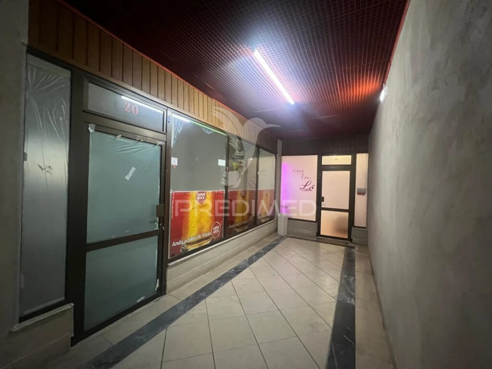 Loja para Venda em Braga (Maximinos, Sé e Cividade) Foto 3